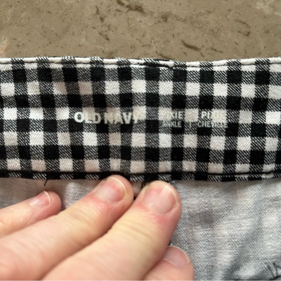Old navy black and white checkered pull on pants with front pockets size 8 - Picture 4 of 7